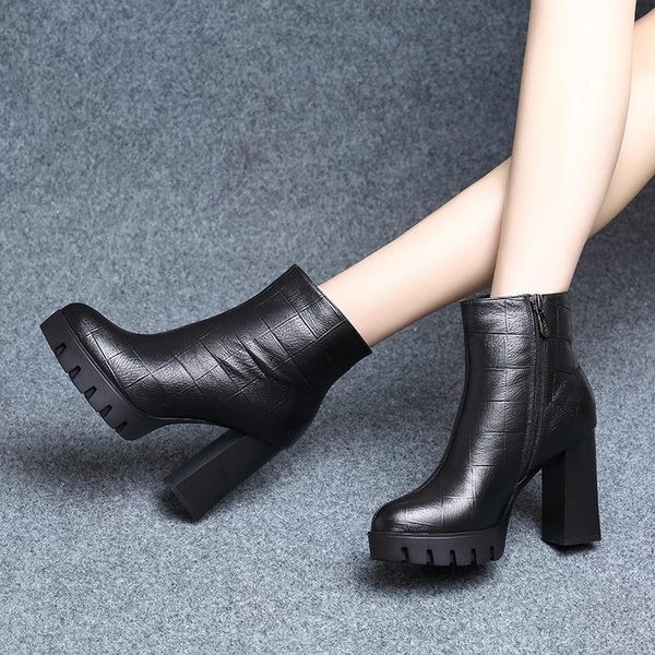 Ženske zimske čizme s visokom debelom petom i grubim potplatom