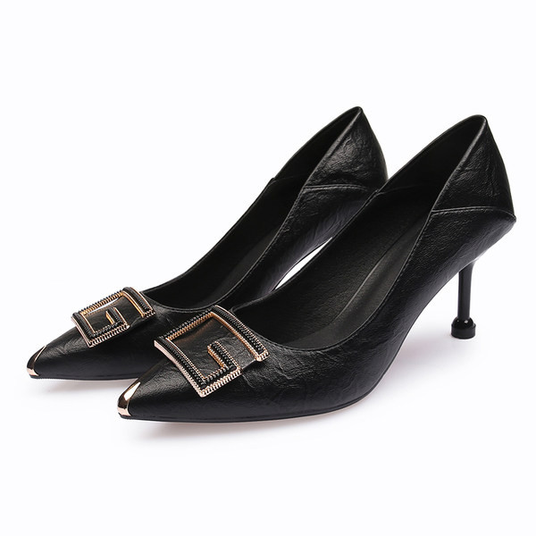 Elegantne ženske cipele s kopčom i tankom petom od 5 cm