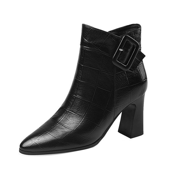 Нов модел кожени боти с дебел ток и катарама