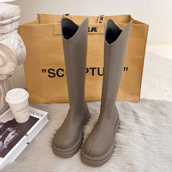 Ležerne čizme s ravnim potplatom