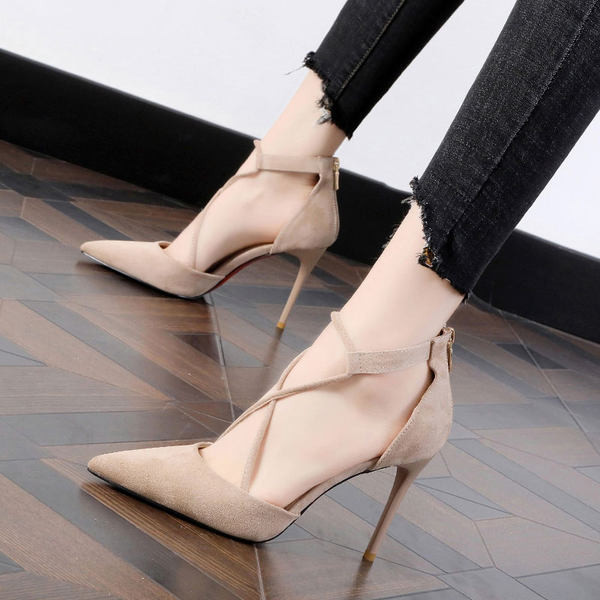 Elegantne ženske cipele na špic s patentnim zatvaračem i petom 8 cm