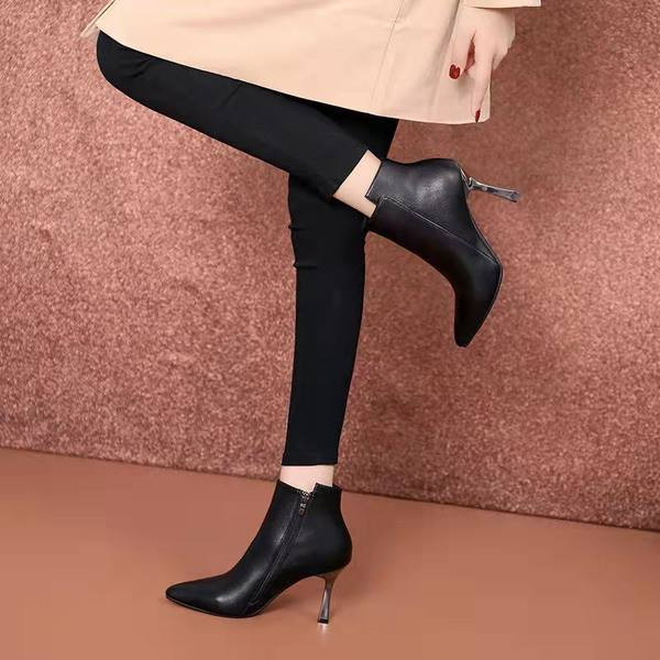 Ženske gležnjače asimetrični model