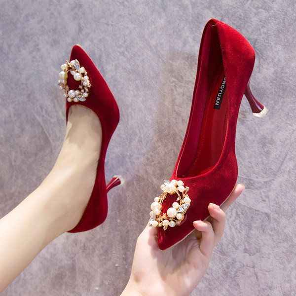 Elegantne ženske cipele s biserima - model na špic