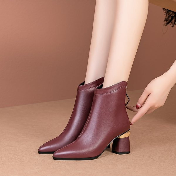 Ženske čizme od eko kože sa niskom debelom petom