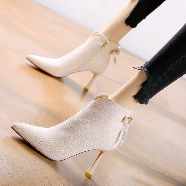 Elegantne ženske čizme na špic izrađene od eko brušene kože s patentnim zatvaračem