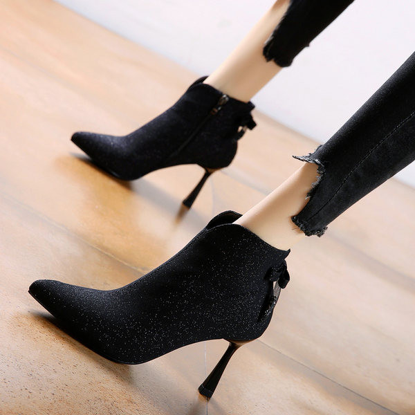 Elegantne ženske čizme na špic izrađene od eko brušene kože s patentnim zatvaračem