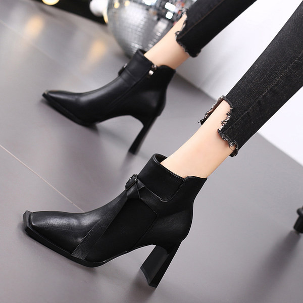 Ženske cipele sa patentnim zatvaračem i petom u tri boje