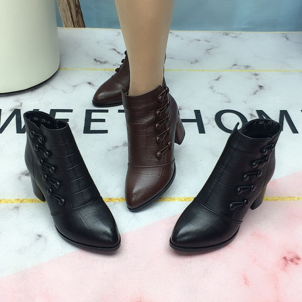 Ženske čizme sa debelom petom od eko kože u dvije boje