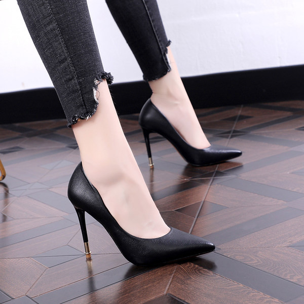 Novi model ženskih cipela od eko kože sa visokom petom od 10 cm