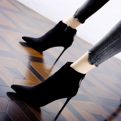 Ženske čizme od eko brušene kože u crnoj boji