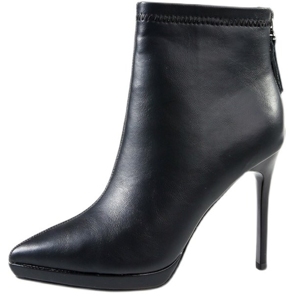 Novi model čizama od eko kože na petu