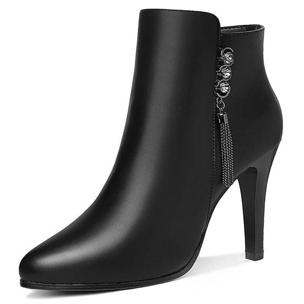 Novi model kožnih čizama sa metalnim elementom - crvene i crne boje