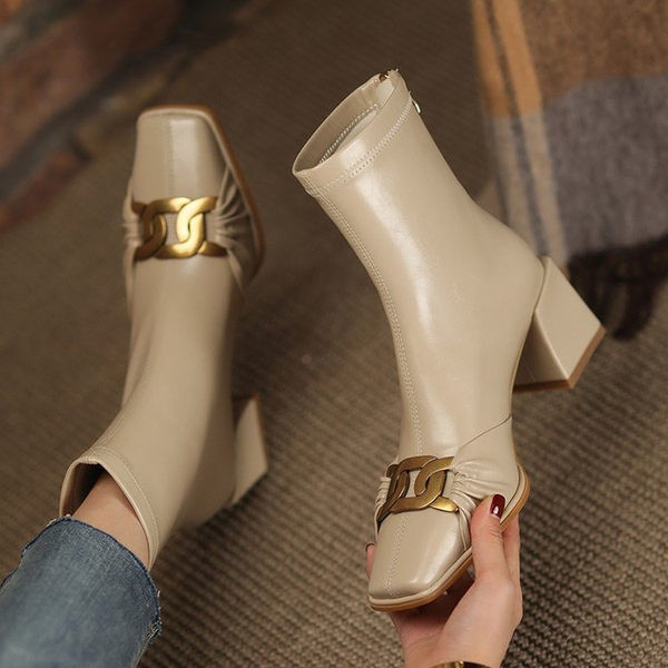 Moderne kožne čizme s četvrtastom petom