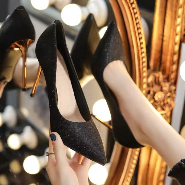 Moderne cipele na špic s tankom petom od 8 cm