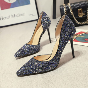 Заострен модел дамски обувки с лъскави частици - 9см ток