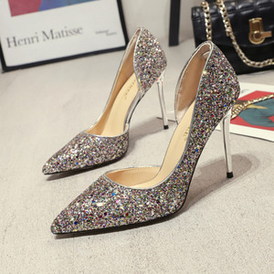 Заострен модел дамски обувки с лъскави частици - 9см ток