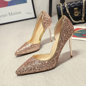 Заострен модел дамски обувки с лъскави частици - 9см ток