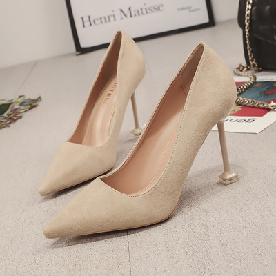 Κομψά μυτερά παπούτσια ψηλοτάκουνα -9,5 cm