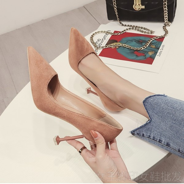 Κομψά μυτερά παπούτσια ψηλοτάκουνα  -9,5 cm