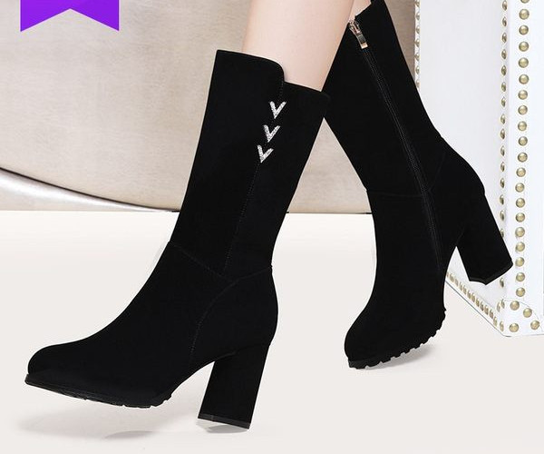 Novi model ženskih čizama na četvrtastu petu 7 cm