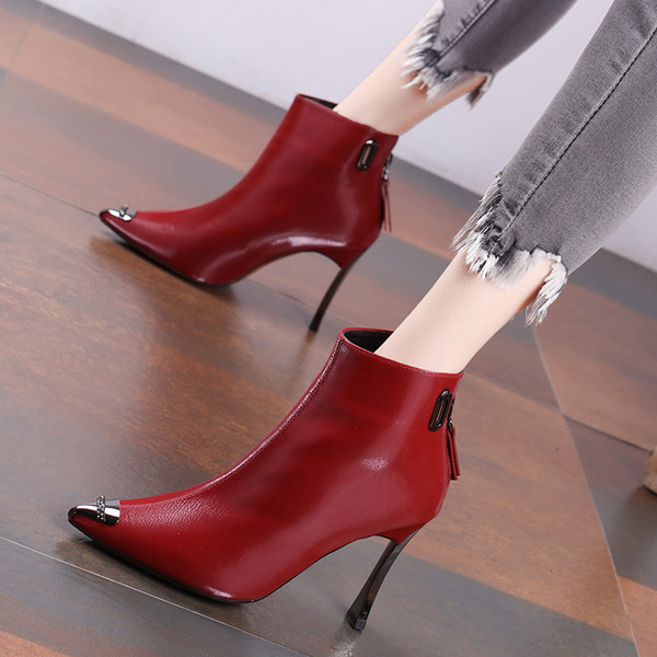 Moderne ženske čizme na špic sa tankom petom od 9,5 cm