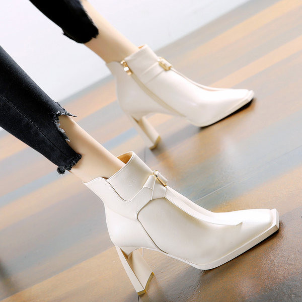 Moderne ženske čizme od umjetne kože sa petom od 8 cm