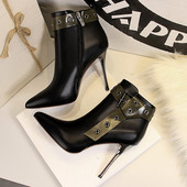 Ženske čizme na tanku petu 10,5 cm i metalnu kopču