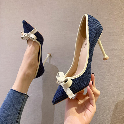 Ženske cipele s trakom i tankom petom