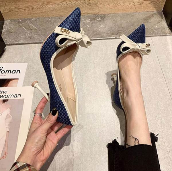 Ženske cipele s trakom i tankom petom