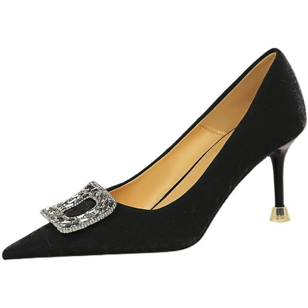 Elegantne tekstilne cipele sa sjajnim efektom i metalnim ukrasom