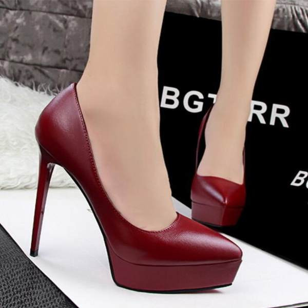 Moderne ženske cipele sa 12 cm tankom petom