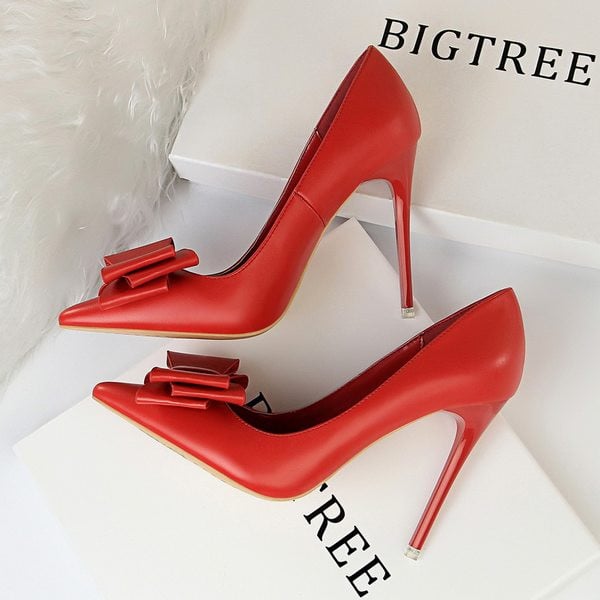 Elegantne ženske cipele sa trakom i tankom petom od 10,5 cm