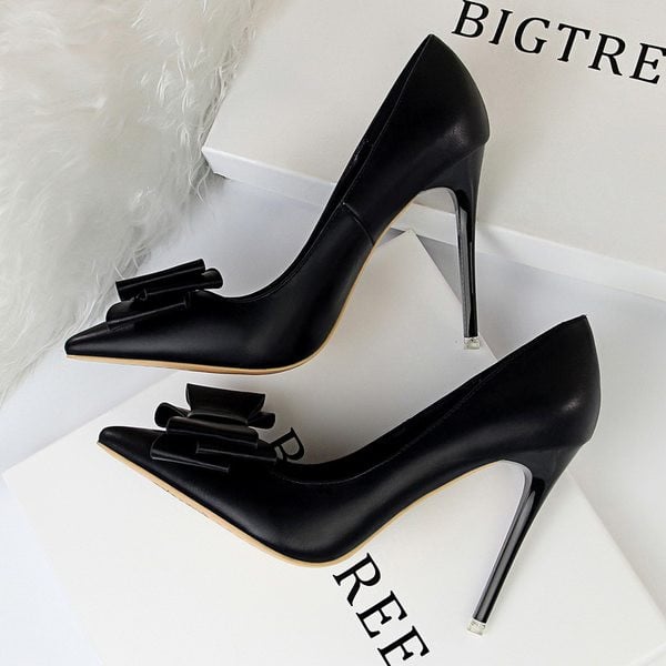 Elegantne ženske cipele sa trakom i tankom petom od 10,5 cm