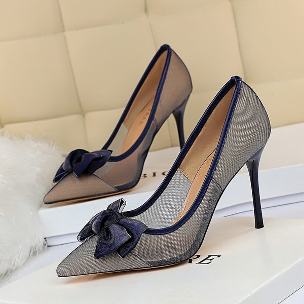 Elegantne ženske cipele s trakom i tankom petom u dvije boje