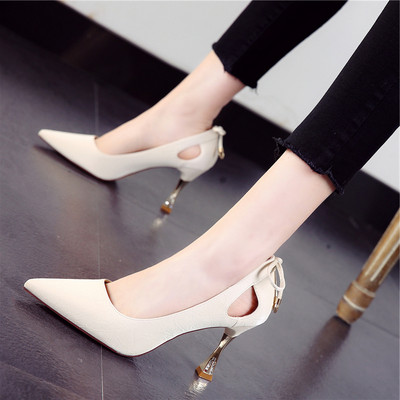 Ženske cipele na špic s trakom i tankom petom