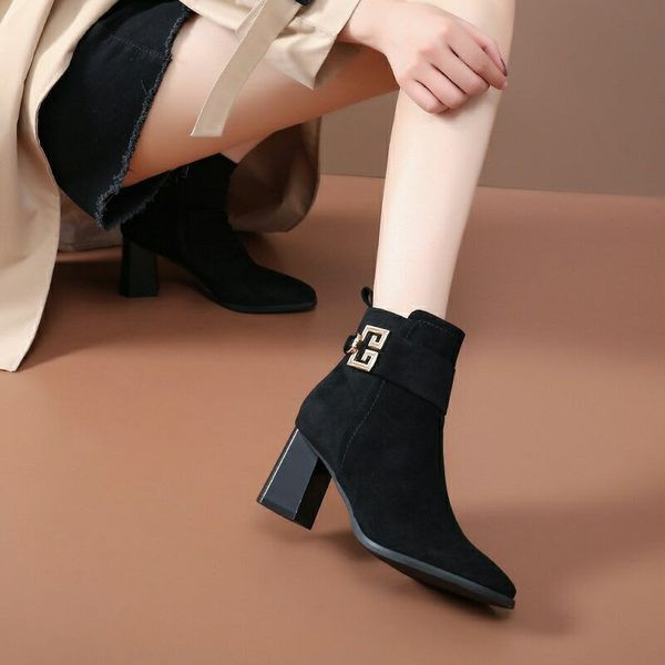 Ženske čizme sa debelom četvrtastom petom 7 cm i metalnim elementom