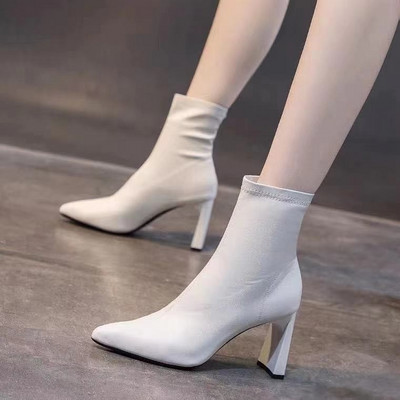 Kožne ženske čizme s debelom petom