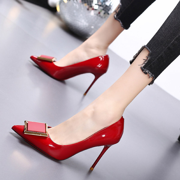 Elegantne cipele na špic s tankom petom 8 cm