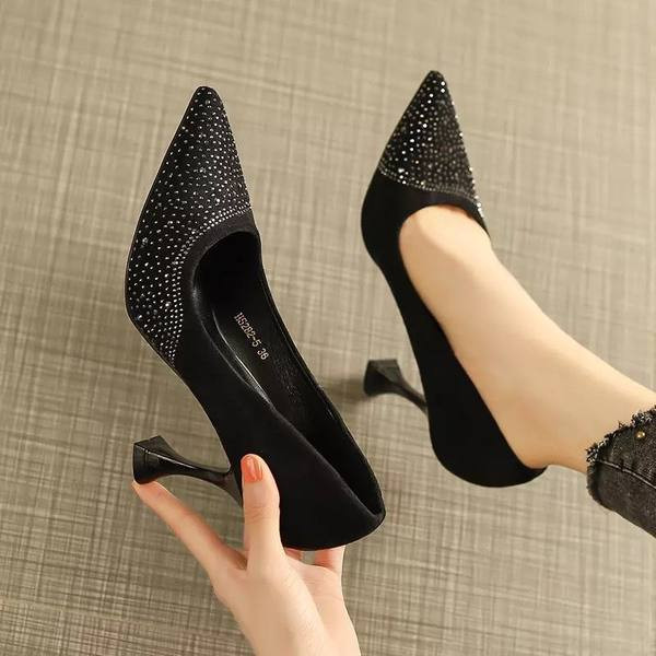 Moderne ženske cipele na špic sa kamenčićima - tri boje