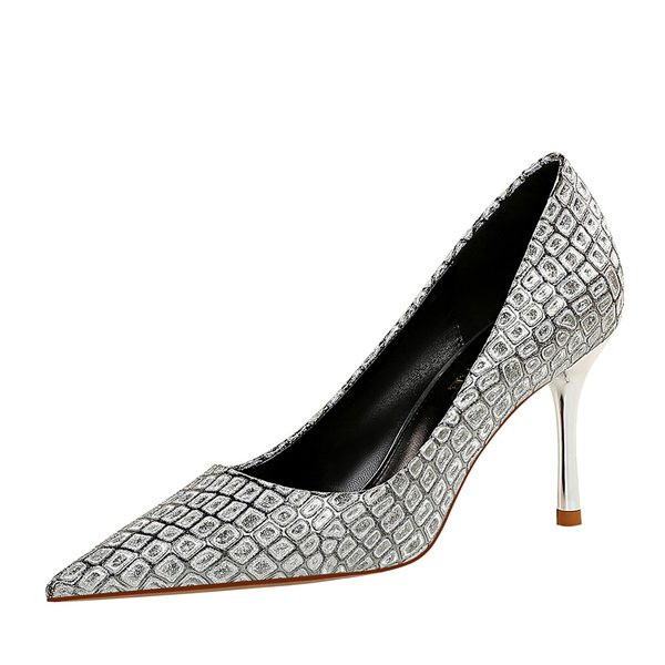 Ženske cipele na špic sa petom od 8 cm