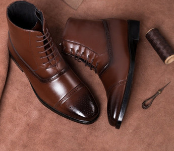 Muške čizme s ravnim potplatom, kopčanjem na patentni zatvarač i vezicama