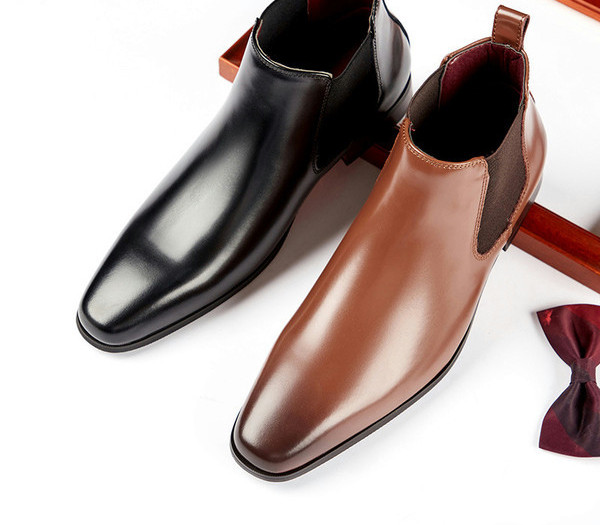 Елегантни мъжки лачени кожени боти 