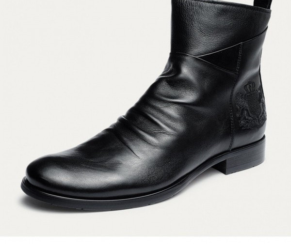 Meeste ümmargused tikandiga kunstnahast saapad