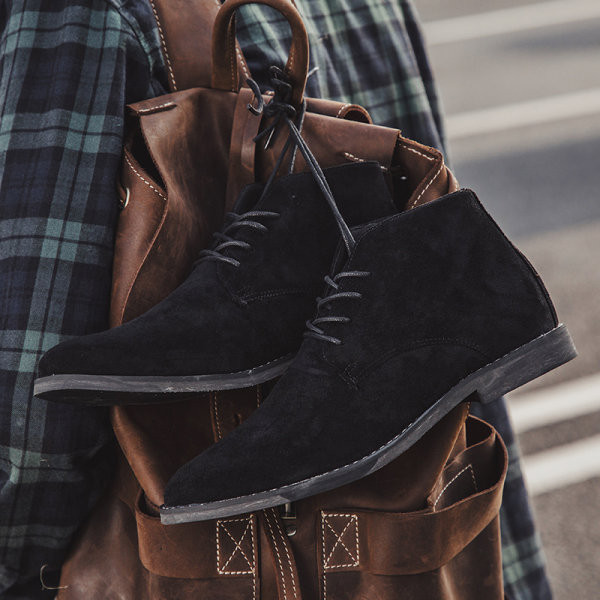 Aktualne muške čizme od eko brušene kože sa vezicama