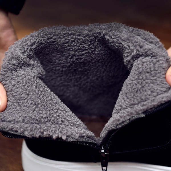 Ženske čizme od brušene kože s toplom postavom i metalnim elementom