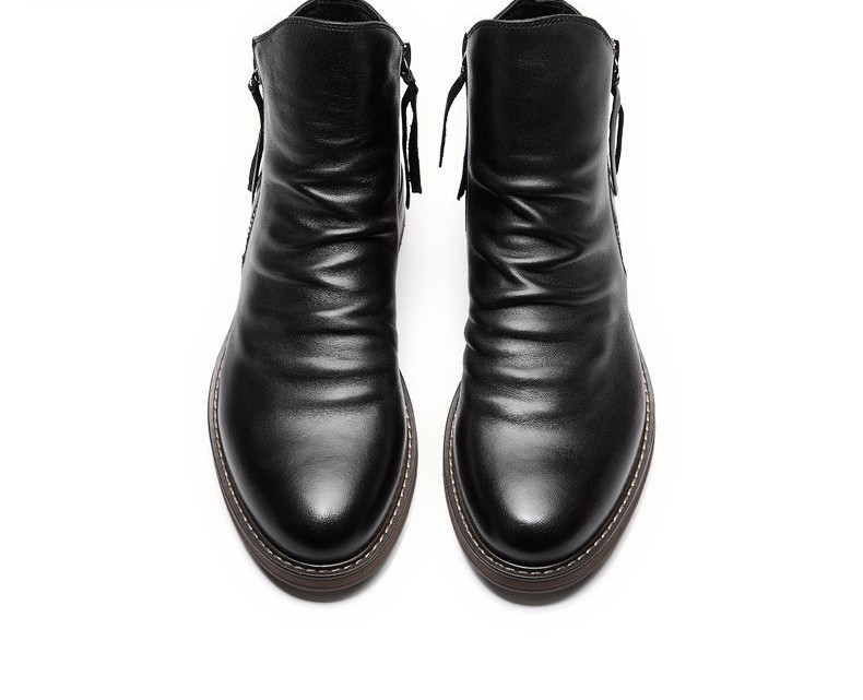 Muške čizme od umjetne kože s patentnim zatvaračima sa strane