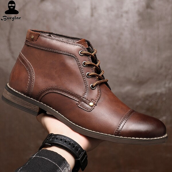 Μοντέρνες μπότες από οικολογικό δέρμα με κορδόνια