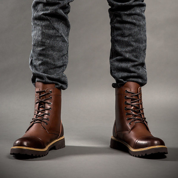 Φθινοπωρινές μπότες από οικολογικό δέρμα απλό μοντέλο με κορδόνια