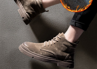 Ανδρικές μπότες με επίπεδη σόλα