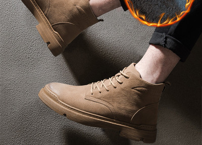 Ανδρικές μπότες με επίπεδη σόλα